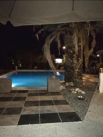 Imagen de la piscina del Hotel Le Clos de Sangonis. Foto 20