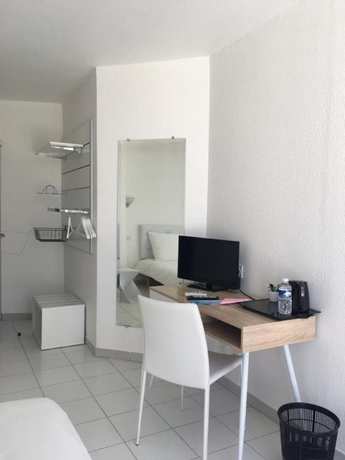 Imagen de la habitación del Hotel Le Clos de Sangonis. Foto 15