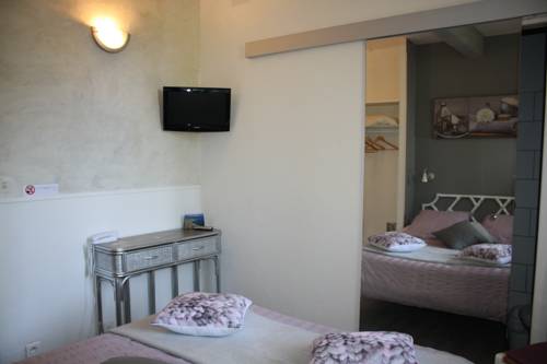 Imagen de la habitación del Hotel Le Clos du Dramont. Foto 8