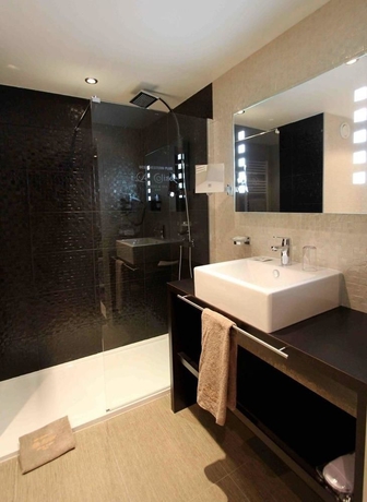 Imagen de la habitación del Hotel Le Colisee and Spa Nantes Saint Herblain. Foto 8