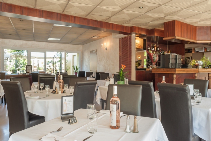 Imagen del bar/restaurante del Hotel Le Collonges. Foto 10