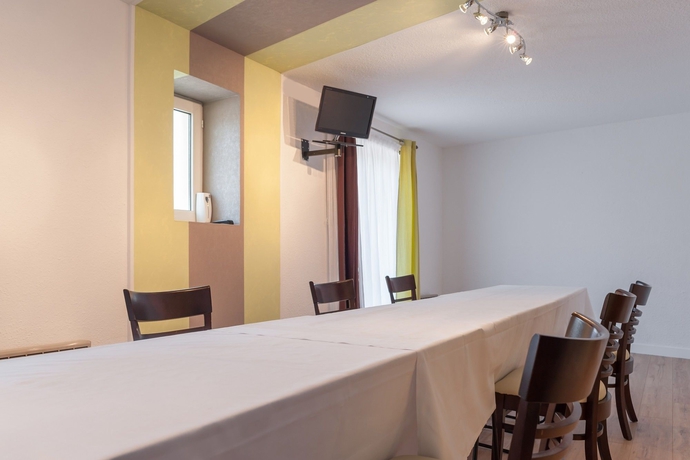 Imagen del bar/restaurante del Hotel Le Collonges. Foto 11