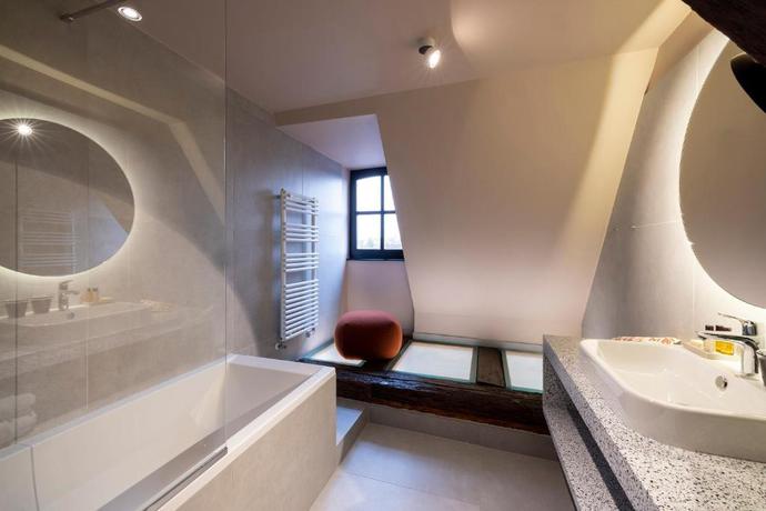 Imagen de la habitación del Hotel Le Colombier, Colmar. Foto 5