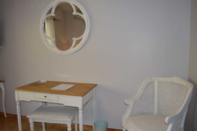 Imagen de la habitación del Hotel Le Colombier, Moustiers Sainte Marie. Foto 5