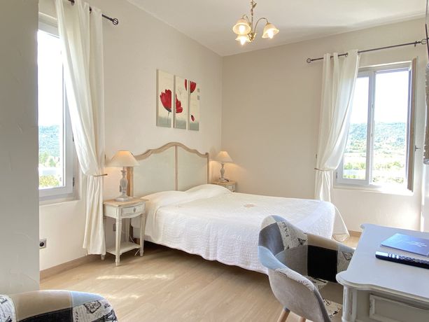 Imagen de la habitación del Hotel Le Colombier, Moustiers Sainte Marie. Foto 8