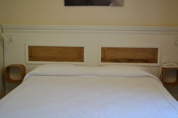 Imagen de la habitación del Hotel Le Colombier, Moustiers Sainte Marie. Foto 9