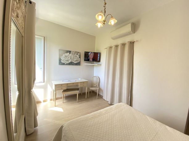 Imagen de la habitación del Hotel Le Colombier, Moustiers Sainte Marie. Foto 13