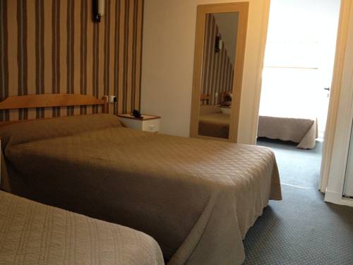 Imagen de la habitación del Hotel Le Commerce, Fecamp. Foto 5