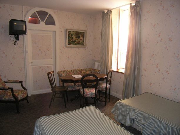 Imagen de la habitación del Hotel Le Commerce, Mirepoix. Foto 5