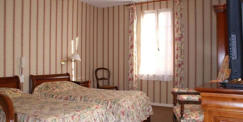 Imagen de la habitación del Hotel Le Commerce, Mirepoix. Foto 9