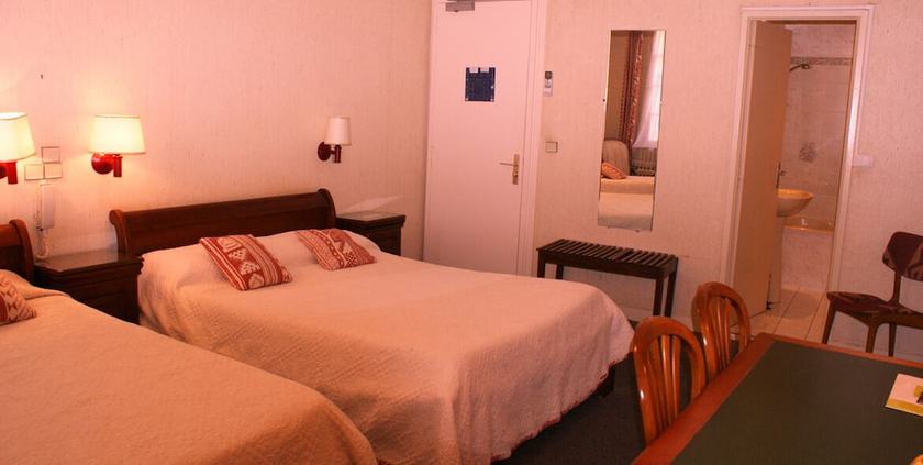 Imagen de la habitación del Hotel Le Commerce, Mirepoix. Foto 14