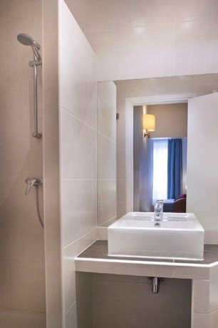 Imagen de la habitación del Hotel Le Compostelle. Foto 5