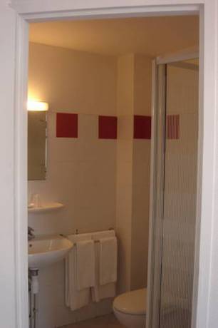 Imagen de la habitación del Hotel Le Comte Rouge. Foto 3