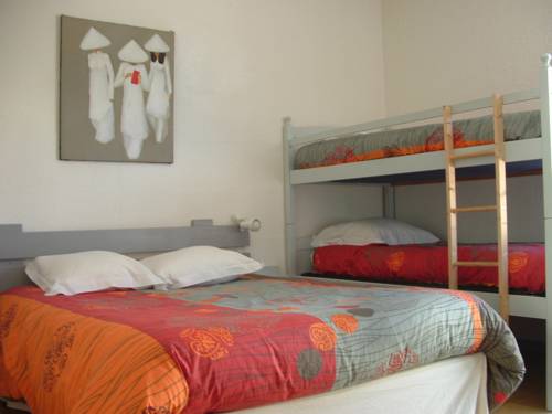 Imagen de la habitación del Hotel Le Connetable. Foto 15