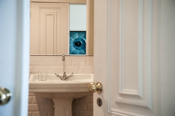 Imagen de la habitación del Hotel Le Consulat. Foto 5