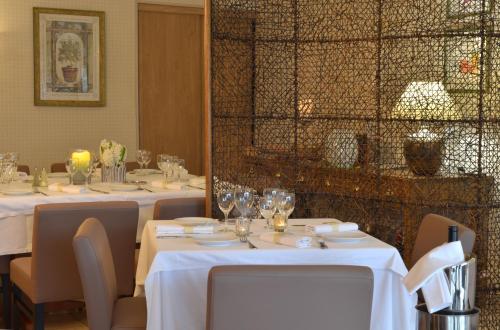 Imagen del bar/restaurante del Hotel Le Continental, CHATEAUROUX. Foto 4