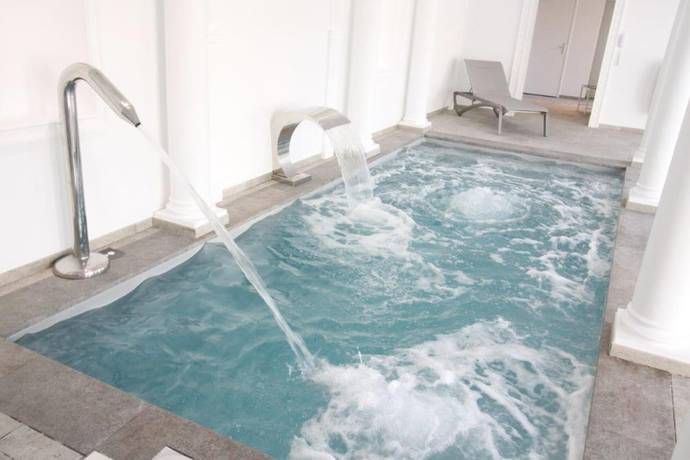 Imagen de la piscina del Hotel Le Continental, Condom. Foto 19