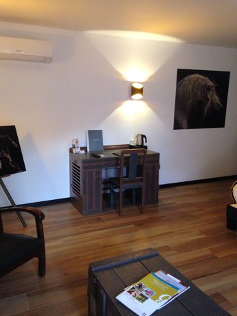 Imagen de la habitación del Hotel Le Continental. Foto 5