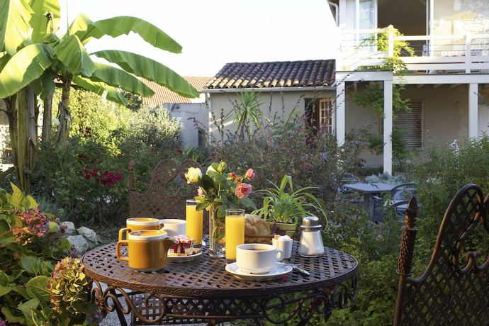 Imagen del bar/restaurante del Hotel Le Continental. Foto 4