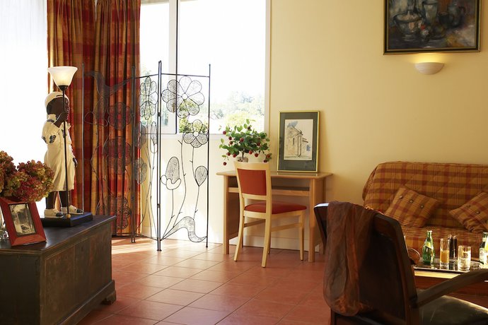 Imagen de la habitación del Hotel Le Continental. Foto 12