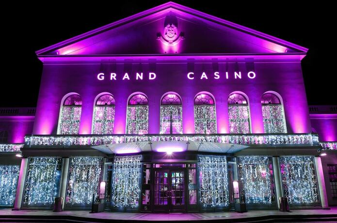 Imagen general del Hotel Le Continental, Forges Les Eaux. Foto 1