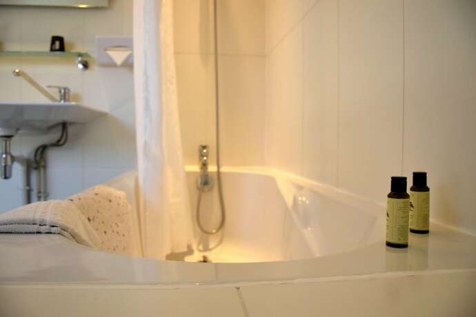 Imagen de la habitación del Hotel Le Continental, Forges Les Eaux. Foto 20