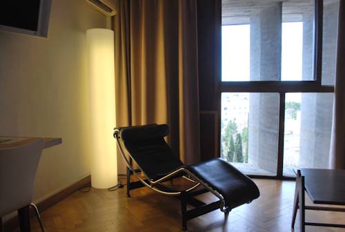 Imagen de la habitación del Hotel Le Corbusier. Foto 6