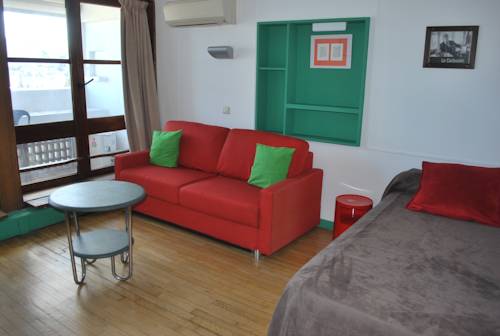 Imagen de la habitación del Hotel Le Corbusier. Foto 10