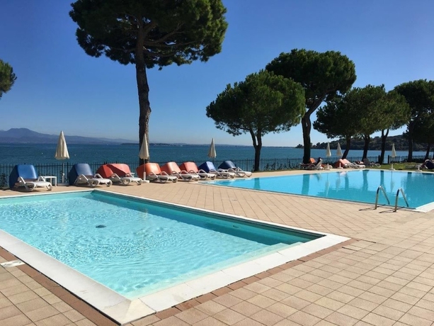 Imagen de la piscina del Hotel Le Corti del Lago - Apartments. Foto 17