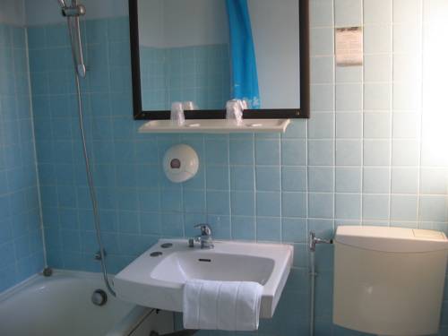 Imagen de la habitación del Hotel Le Cosy Riva Bella. Foto 15