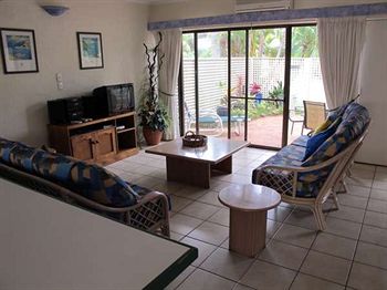 Imagen de la habitación del Hotel Le Court Villas. Foto 3