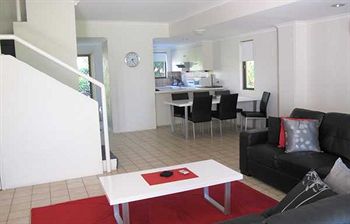 Imagen de la habitación del Hotel Le Court Villas. Foto 4