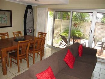 Imagen de la habitación del Hotel Le Court Villas. Foto 8