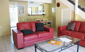Imagen de la habitación del Hotel Le Court Villas. Foto 9