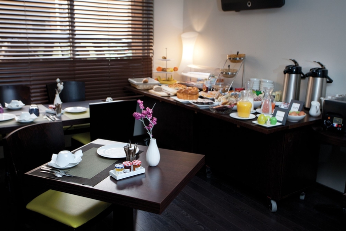 Imagen del bar/restaurante del Hotel Le Cousture. Foto 2