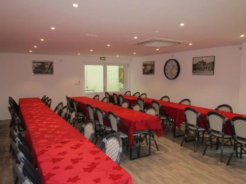 Imagen general del Hotel Le Creusot. Foto 3