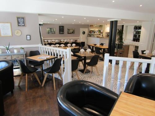 Imagen general del Hotel Le Creusot. Foto 4