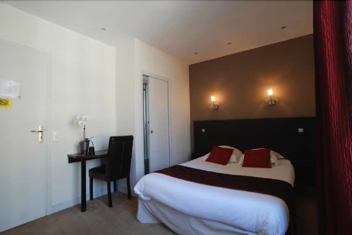 Imagen de la habitación del Hotel Le Croiseur. Foto 14