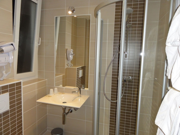 Imagen de la habitación del Hotel Le Croiseur. Foto 18