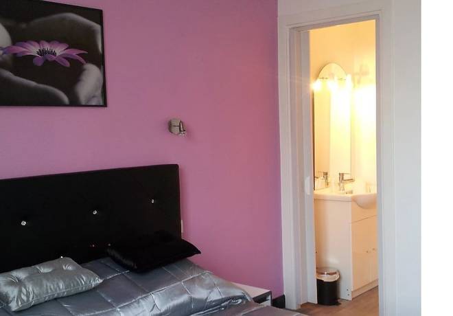 Imagen de la habitación del Hotel Le Crystal H&ocirc;tel. Foto 4