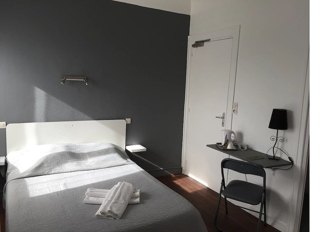 Imagen de la habitación del Hotel Le Crystal H&ocirc;tel. Foto 12