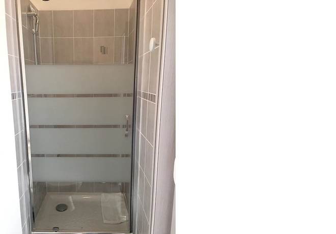 Imagen de la habitación del Hotel Le Crystal H&ocirc;tel. Foto 13