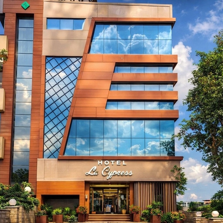 Imagen general del Hotel Le Cypress - Bareilly. Foto 1