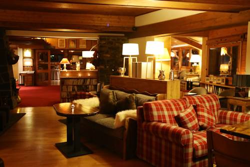 Imagen de los interiores del Hotel Le Dahu Hotels-chalets De Tradition. Foto 3