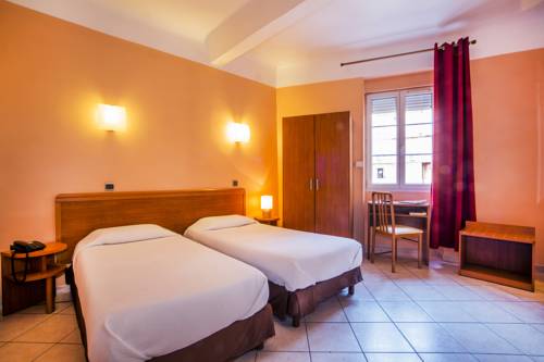 Imagen de la habitación del Hotel Le Dauphin, AJACCIO. Foto 11