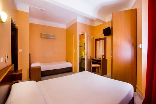 Imagen de la habitación del Hotel Le Dauphin, AJACCIO. Foto 12