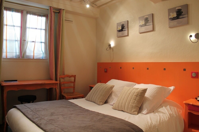 Imagen de la habitación del Hotel Le Dauphin Les Loges. Foto 8