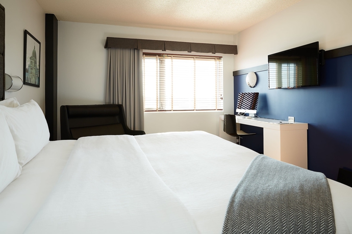 Imagen de la habitación del Hotel Le Dauphin Montréal - Longueuil. Foto 9
