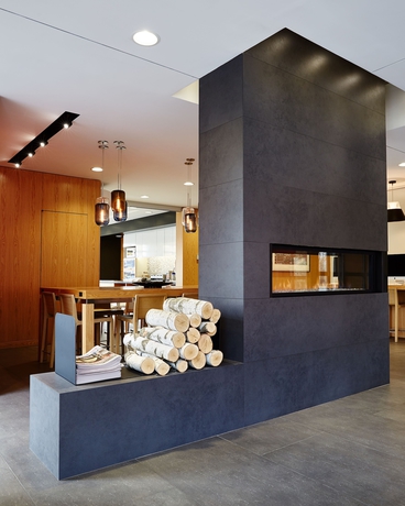 Imagen del bar/restaurante del Hotel Le Dauphin Montréal - Longueuil. Foto 4