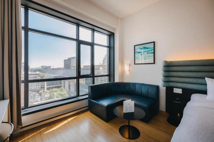 Imagen general del Hotel Le Dauphin Montreal Centre Ville. Foto 2